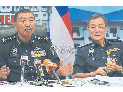 南利丁（左）在余根贵陪同下召开记者会，揭发两名女受害者被骗逾100万令吉。（马来西亚《中国报》）