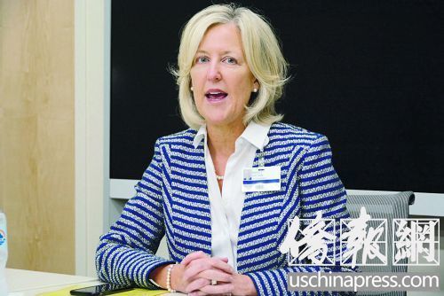 霍格医疗中心的副总裁布朗。(美国《侨报》/夏嘉