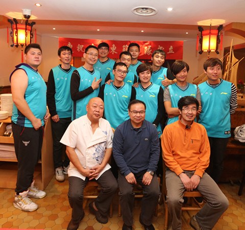 法国老山东篮球队成立即夺冠军 侨领表示祝贺