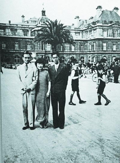 钱锺书夫妇及盛澄华1938年在巴黎