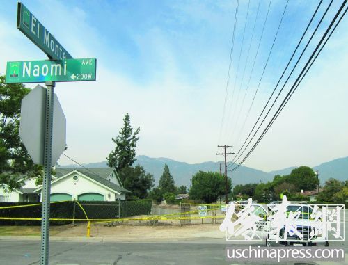 亚凯迪亚警局封锁内奥米道和艾尔蒙地道交界一带进行调查。(美国《侨报》/翁羽