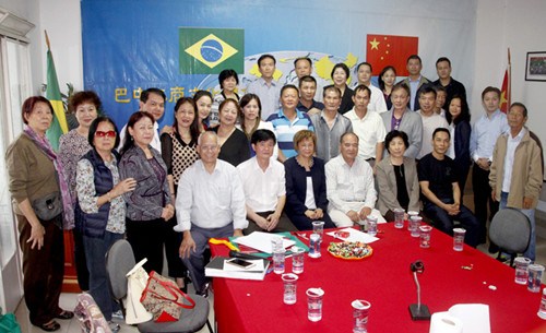 巴西巴中工商文化总会改选李浓忠任第七届会长。(巴西侨网)