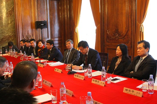 11月3日，中国驻法使馆举办纪念孙中山诞辰150周年座谈。（法国《欧洲时报》/张新