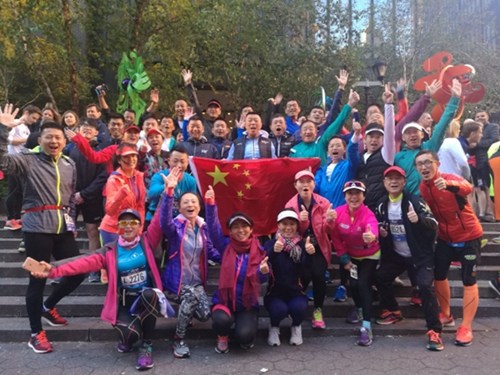 中国马拉松热，越来越多人组团参加纽约马拉松。（美国《世界日报》/杜明芮供图）