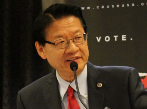 伍国庆提醒留学生吸食大麻可能会影响移民身份。(美国《侨报》/高睿