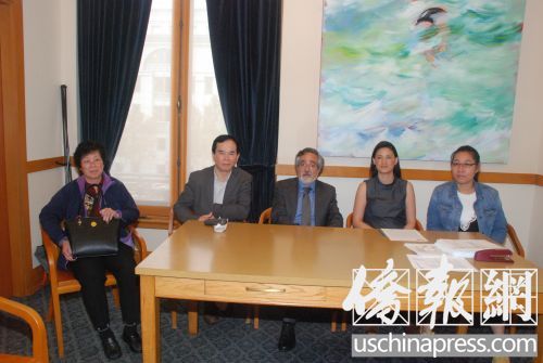 旧金山市议员佩斯金(中)感谢旧金山华裔选民在此次选举投票中,踊跃投票,促使C提案等惠及低收入家庭和个人之提案得以通过。(美国《侨报》/吴卓明
