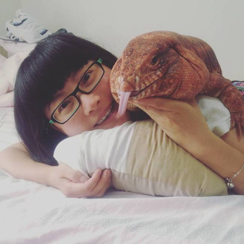 美华裔宠物巨蜥成 网红 吃饭睡觉就拥百万粉丝