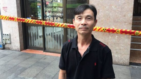 中国侨网Phnom Penh外卖店老板刘先生。(《澳洲日报》图片)
