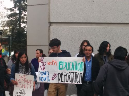 中国侨网圣荷西州立大学学生呼吁扩大“儿童暂缓递解(DACA)”申请范围。(美国《侨报》/资料图片)