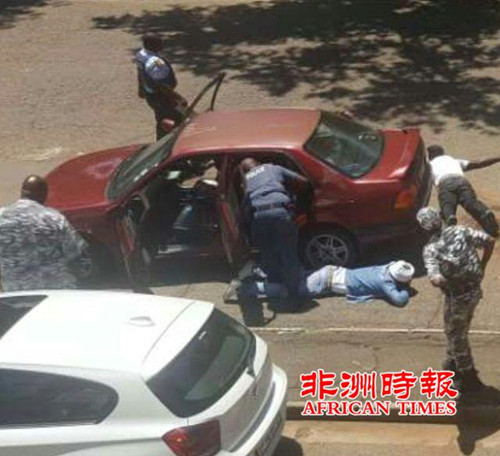 中国侨网抓捕现场。《非洲时报》)