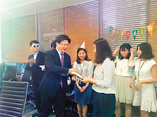 中行首尔分行行长黄德:奋斗在韩国 不忘家乡情