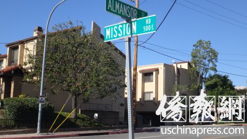 中国侨网一对华人夫妇被两名歹徒抢劫的街区路口。(美国《侨报》/高睿 摄)