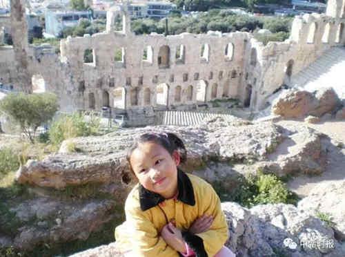 中国侨网2006年,初来希腊的小高嫣。(希腊《中希时报》)