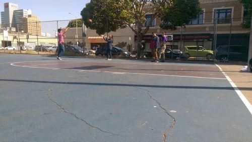 美奥克兰中国城篮球场待修 美职篮全明星捐款