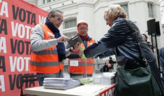 中国侨网马德里街头已经摆放好了投票箱供市民投入自己神圣的一票。（西班牙欧浪网）