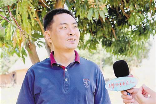 中国侨网王高懿接受记者采访。