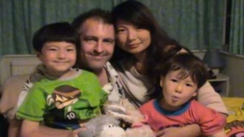 中国侨网安迪·罗素与中国籍太太和两个儿子。（安迪·罗素提供）