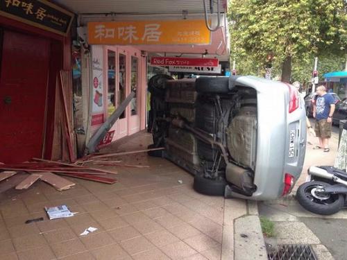 中国侨网悉尼中餐馆门前发生严重车祸。（澳洲网图片）