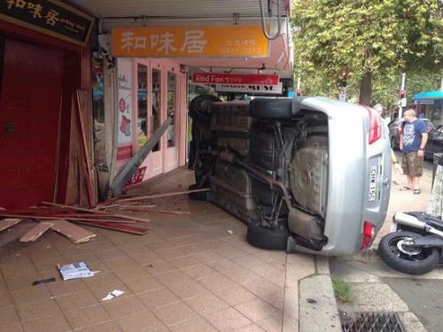 中国侨网悉尼中餐馆门前发生严重车祸。(澳洲网图片)