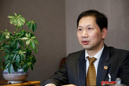 中国侨网3月4日,英国伦敦华人保守党副主席、英国福州十邑同乡总会会长林光接受记者专访。(法国《欧洲时报》/王骏 摄)