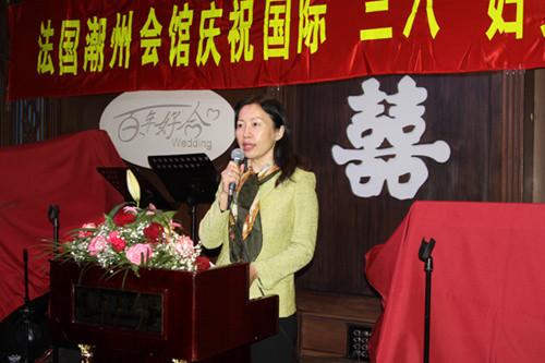 中国侨网陆青江致辞。(法国《欧洲时报》/张新 摄)