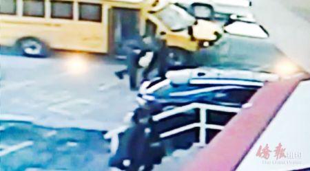 美华裔男子当失主面捡钱包逃走 警方不予立案