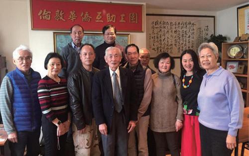 中国侨网前排中为文祖裘。(《欧洲时报》英国版/作者供图)