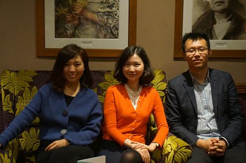 中国侨网本次活动出席嘉宾鲍艾乐（左）、苗绿（中）、陆文奇（右）（法国《欧洲时报》/胡雨薇 摄）