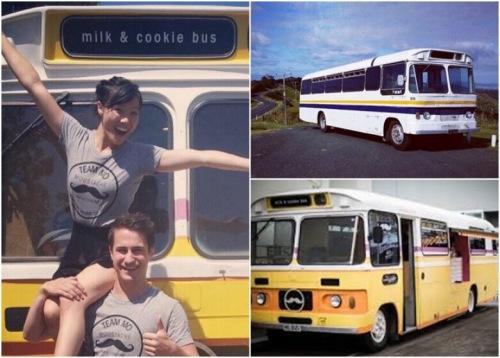 中国侨网迪恩娜‧杨(左图左)买下旧巴士(右上图)，翻新后经营流动曲奇牛奶吧(右下图)。