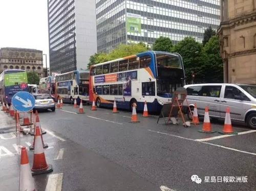 中国侨网曼城唐人街附近目前仍是工程处处,影响商铺生意。(欧洲《星岛日报》)