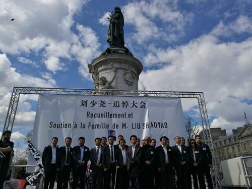 中国侨网本次集会组织者。(图片来源:欧洲时报 孔帆 摄)