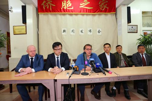 中国侨网新闻发布会现场。(法国《欧洲时报》/黄冠杰 摄)