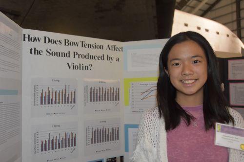 中国侨网学习8年小提琴的华裔学生Josephine Tsian。（美国《侨报》/聂达 摄）