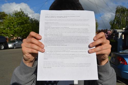 中国侨网柏克莱加大中国访问学者张某收到房东天价账单后,和房东关系恶化,又找不到合适短租,在回国前要搬两次家。(记者刘先进/摄影)