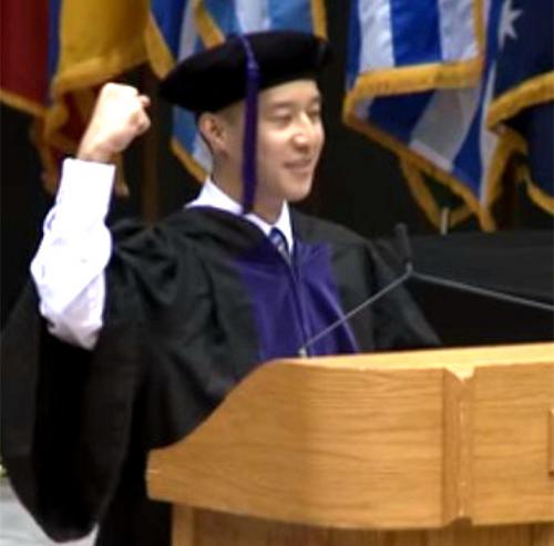中国侨网林立杰曾是杜克大学法学院的毕业生演讲者。(美国《世界日报》)