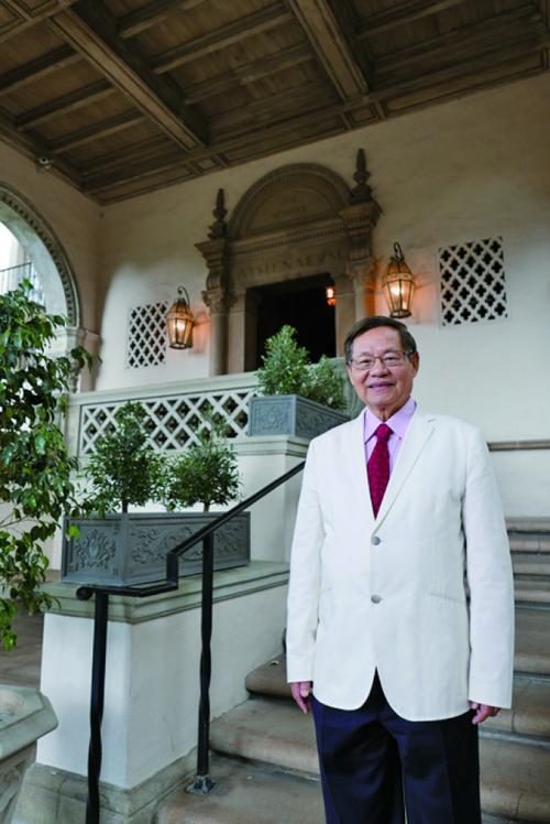 中国侨网美国华裔医师陈海硕近日宣布参选圣玛利诺市议会。（美国《世界日报》/李雪 摄）