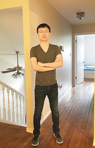 中国侨网李一凡的学校里研究生较难申请学校的宿舍，而且他觉得在校外生活更方便，所以他选择租住在学长的公寓里。