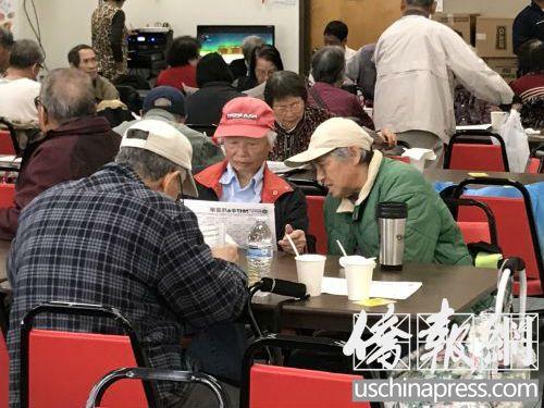 中国侨网很多华裔老人日常生活十分简朴，福利救济是他们生活的唯一收入来源，削减福利对他们将造成很大影响。（美国《侨报》/吴卓明 摄）