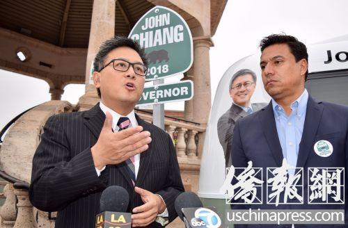 中国侨网江俊辉在竞选之旅启动仪式上讲话。(美国《侨报》/邱晨 摄)