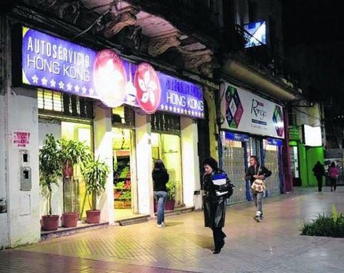中国侨网阿根廷华人超市80%员工以不合法形式工作。(阿根廷华人网)