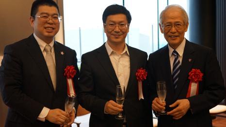 中国侨网(左起:李欣立、胡志平、高祖敏明)