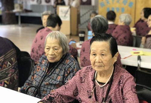 中国侨网研究指出,家庭关系对于华裔老人来说,一方面能促进心理健康,但也可能成为“抑郁症”的病原。(美国《世界日报》/黄惠玲摄影)