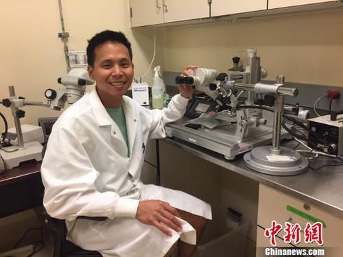 中国侨网华裔学者吴承瀚及其团队,历经十年潜心研究,首次阐明了DBS对难治型精神病的治疗机理,填补了国际空白。吴承瀚已入选“2017年度上海高校青年东方学者”。受访者供图