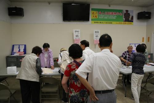 中国侨网纽约市华裔选民增多，市选举局大量招募中文选务人员及翻译。（美国《世界日报》档案照）