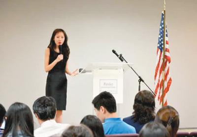 中国侨网图为2015年6月,“90”后华裔女孩李林笛在美国弗吉尼亚州进行国会议员竞选宣传活动。资料图片