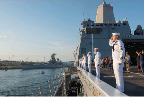 中国侨网安克雷奇号舰在驶入圣佩卓港。