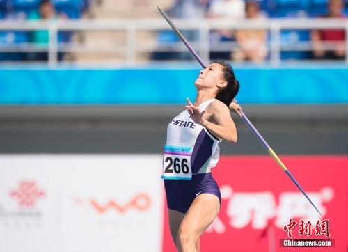 中国侨网9月2日，天津全运会田径比赛举行，在女子标枪及格赛中，本次全运会田径比赛的唯一一位华人华侨选手Nina亮相。图为Nina在比赛中。中新社记者 李卿 摄