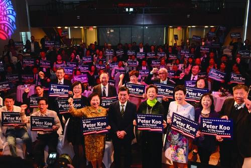 中国侨网华社鼎力支持,顾雅明展现强大筹款能力。(美国《世界日报》)