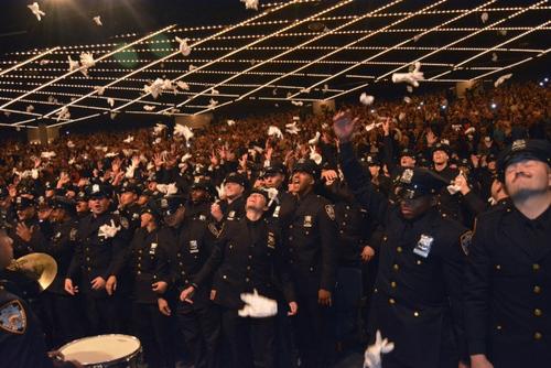 中国侨网434位警察光荣毕业,为纽约市警注入新鲜血液。(美国《世界日报》/俞姝含 摄)