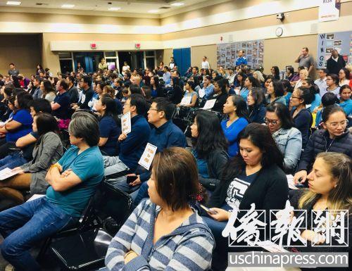 中国侨网尔湾众多华人参加学区家长论坛。（美国《侨报》 尚颖/摄）